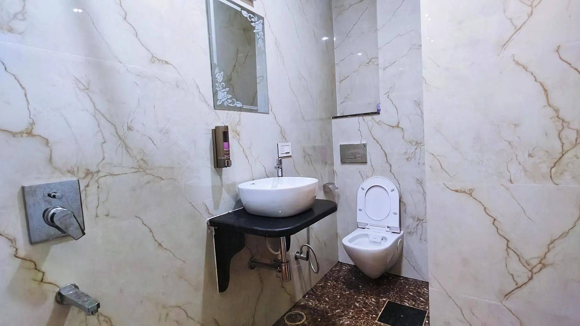 Hotel Royal Shanti バラナシ